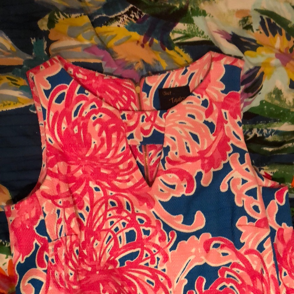 Just Taylor Bright printed shift dress